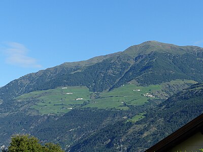 Schlanderser Sonnenberg mit Kortscher Jöchl über Schlanders