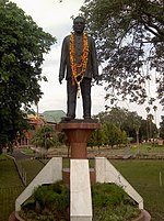 Statue of Vasantrao Naik at Vidhan Bhavan, Nagpur - panoramio.jpg