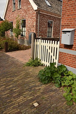 Stolpersteine: Geschiedenis, Stolperdrempels, Remembrance stones