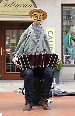 Straßenmusikanten in Masken in Chemnitz 2H1A6815WI