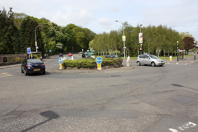 File:Stranmillis roundabout, Belfast, May 2010.JPG