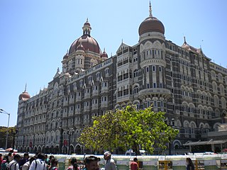 Crowd in front of Taj Hotel in Mumbai