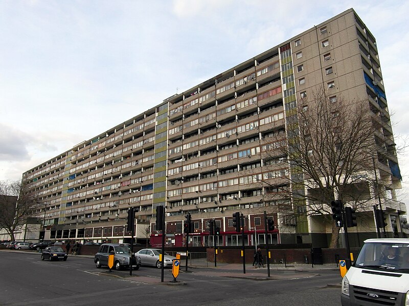 File:The Aylesbury Estate (8667809489).jpg