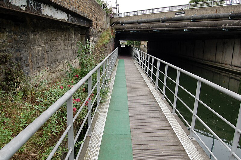 File:The Cut - Floating Towpath.jpg
