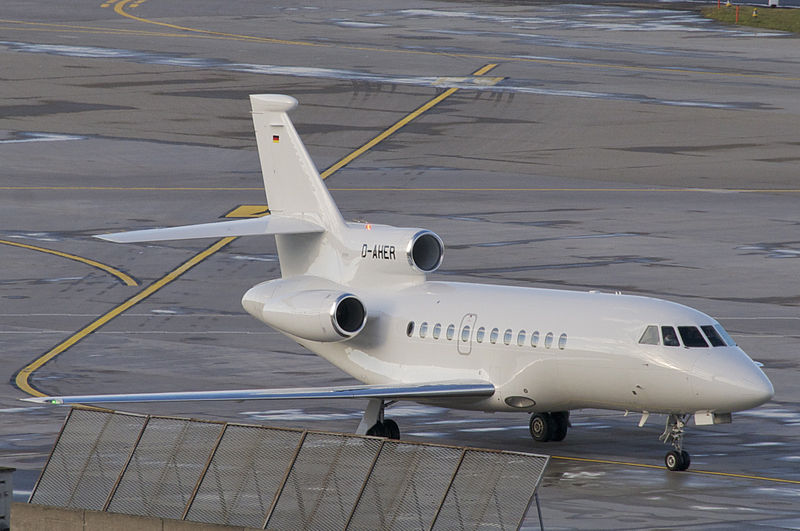 File:Untitled Dassault Falcon 900EX; D-AHER@ZRH;02.01.2013 (8359898484).jpg