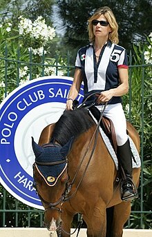 Valérie Coupérie à cheval.jpg