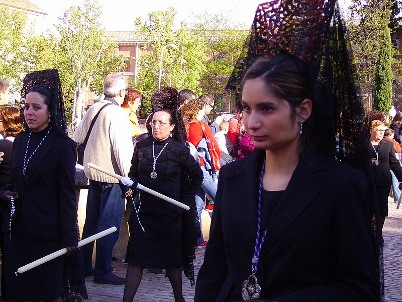 File:Venerable Hermandad del Santísimo Cristo de la Lanzada y María Santísima de la Caridad, Granda, Semana Santa 2009 (16).JPG