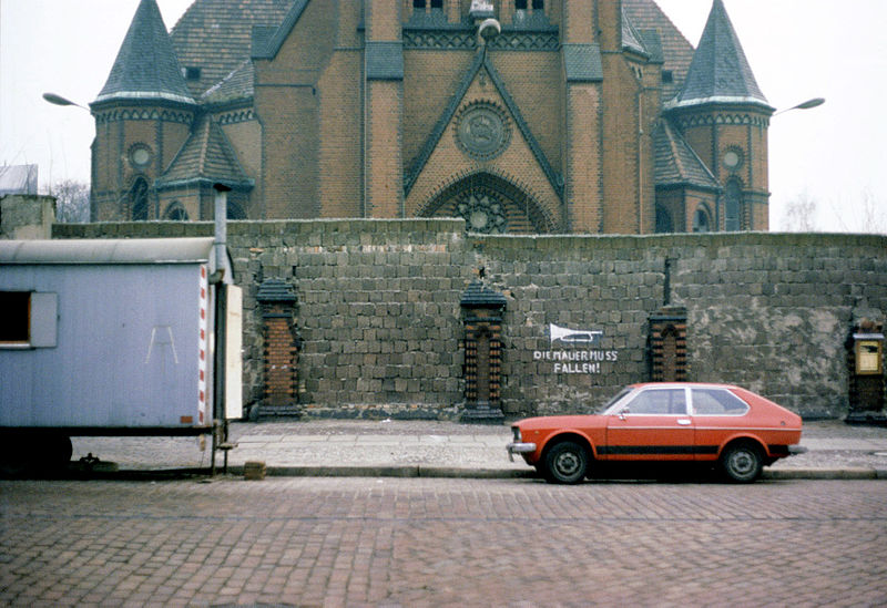 File:Versöhnungskirche Bernauer Straße.jpg