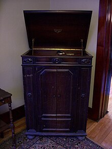 "Credenza" Orthophonic Victrola VictrolaHoard.jpg