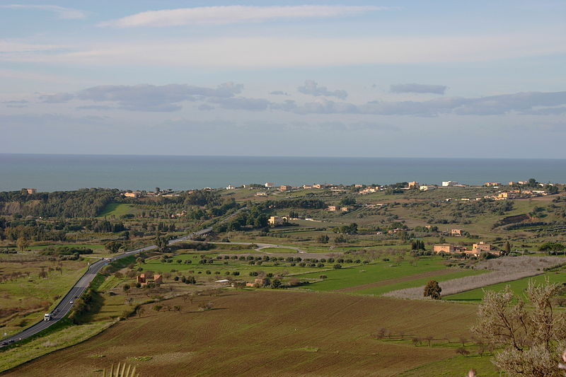 File:View from the Valle dei Templi - Agrigento - Italy 2015.JPG