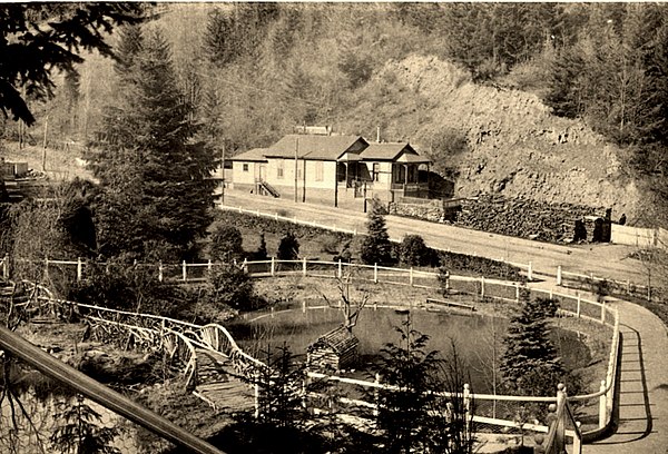 View of park entrance at Southwest Washington Street (now Burnside Street), 1898