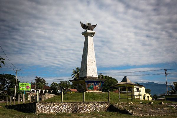 Monument with the National emblem of Indonesia in Viqueque (2016)