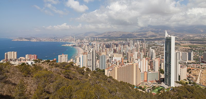 File:Vista de Benidorm, España, 2014-07-02, DD 56.JPG