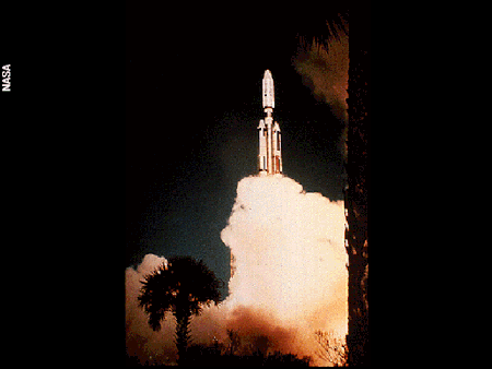 Tập_tin:Voyager_golden_record_113_launch.gif