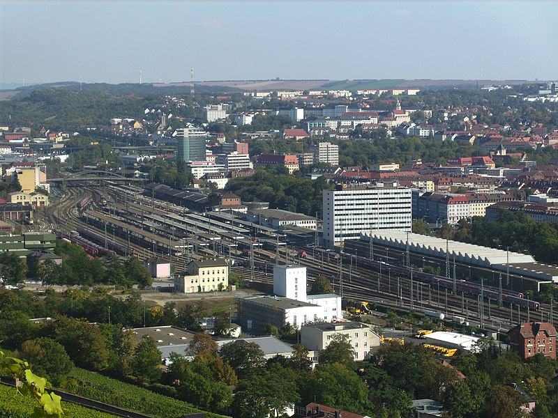 File:Würzburg Hauptbahnhof 1037.jpg