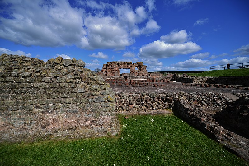 File:WROXETER ROMAN CITY VIEW FROM THE WALL TO THE MAIN BATH SUITE.JPG