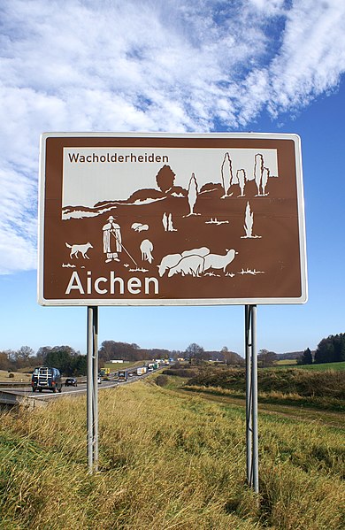 File:Wacholderheiden Aichen.jpg