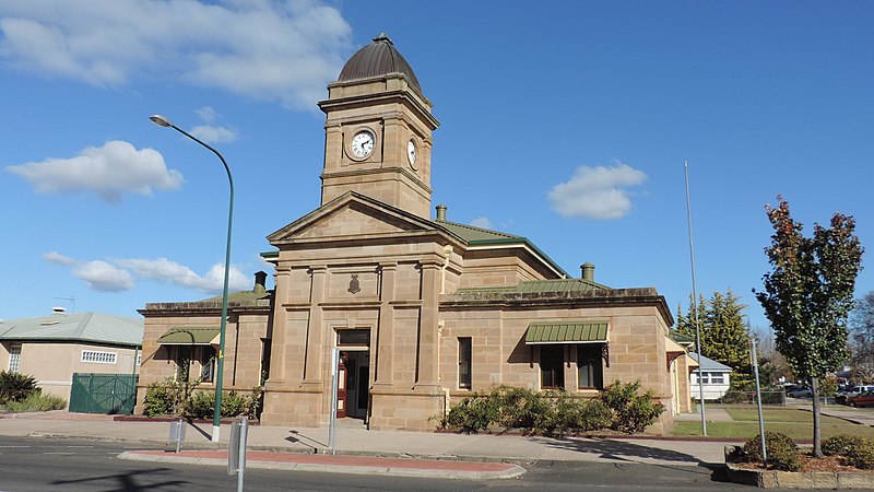 File:Warwick Court House, 88 Grafton Street, Warwick, 2015.JPG