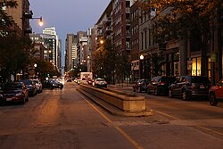 Madison Street en la West Loop-areo de la Proksime De Okcidenta Flanko.