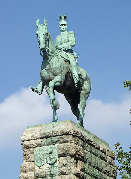 File:Wilhelm II. - Statue an der Hohenzollernbrücke Köln.jpg