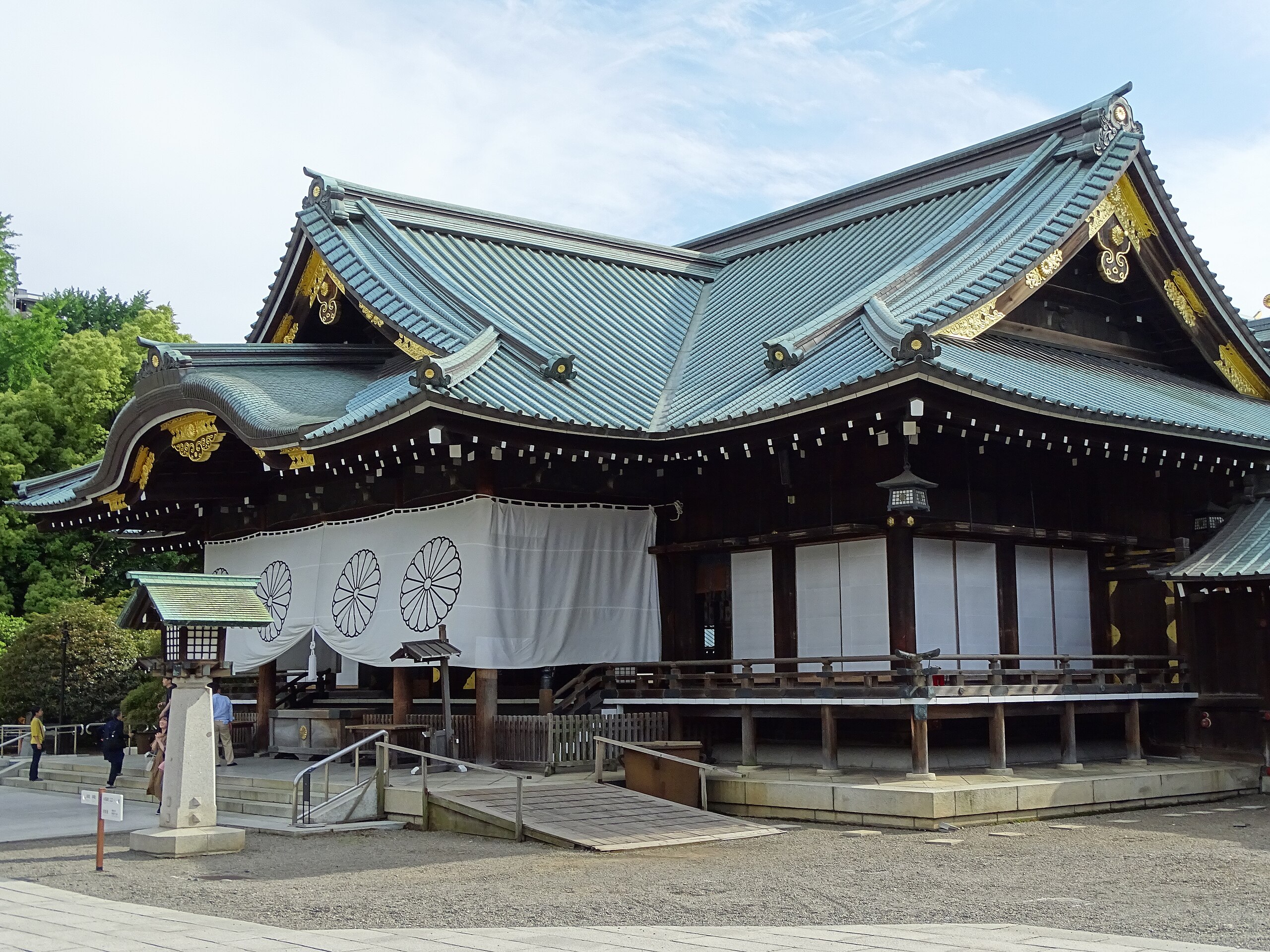 File:Yasukuni Shrine - Commemorating Japan's War Dead (and War 