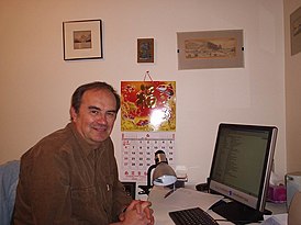 Zakhar Davidovich in zijn kantoor.  2004