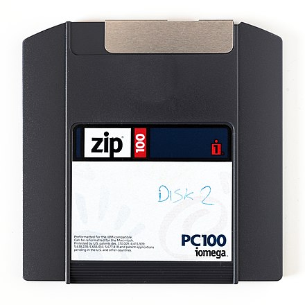 Zip fpe. Дискета Iomega zip. Дискеты zip 100mb. Iomega и zip Drive. Дискета zip-250.