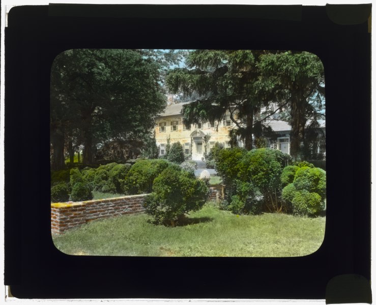 File:"Chatham," Colonel Daniel Bradford Devore house, 120 Chatham Lane, Fredericksburg, Stafford County, Virginia. West garden LCCN2007686348.tif