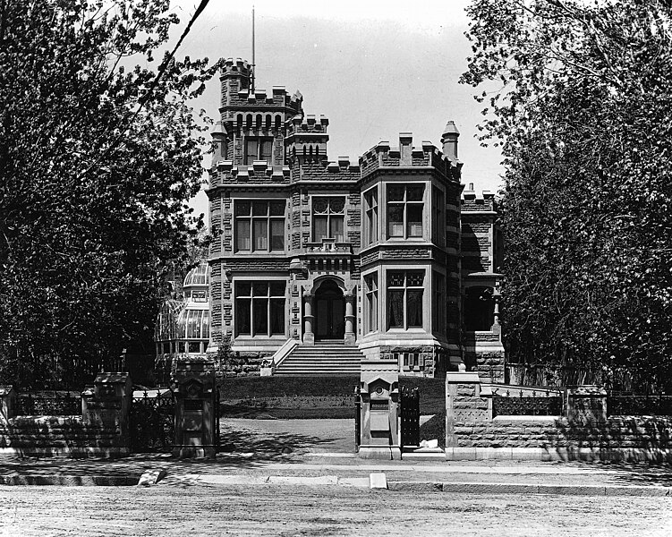 File:"Rokeby", A. F. Gault's house, Sherbrooke Street, Montreal, QC, about 1885.jpg