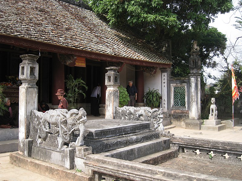 File:Đền Đinh Tiên Hoàng, sạp rồng.JPG