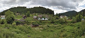 Село Руська при впадінні струмка Руська (в центрі) в Сучаву (праворуч)-5 images.jpg