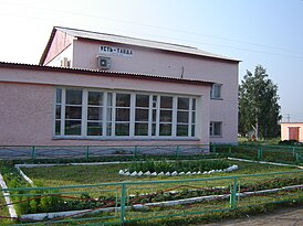 Здание железнодорожного вокзала на станции Усть-Тавда