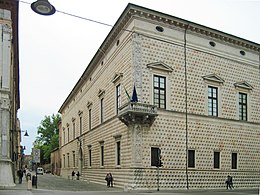 01 Palazzo dei Diamanti - Ferrara.jpg