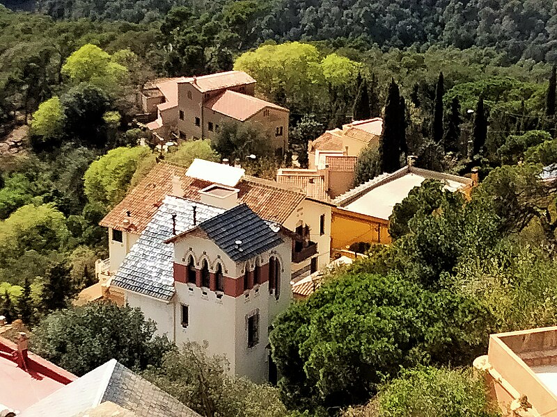 File:031 Cases de la Colònia del Tibidabo (Barcelona), des de la terrassa del Sagrat Cor.jpg