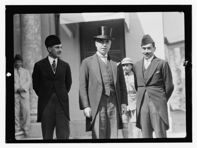 File:10-6-32 at the palace etc., Baghdad, man in tophat with men in tails LOC matpc.13168.tif