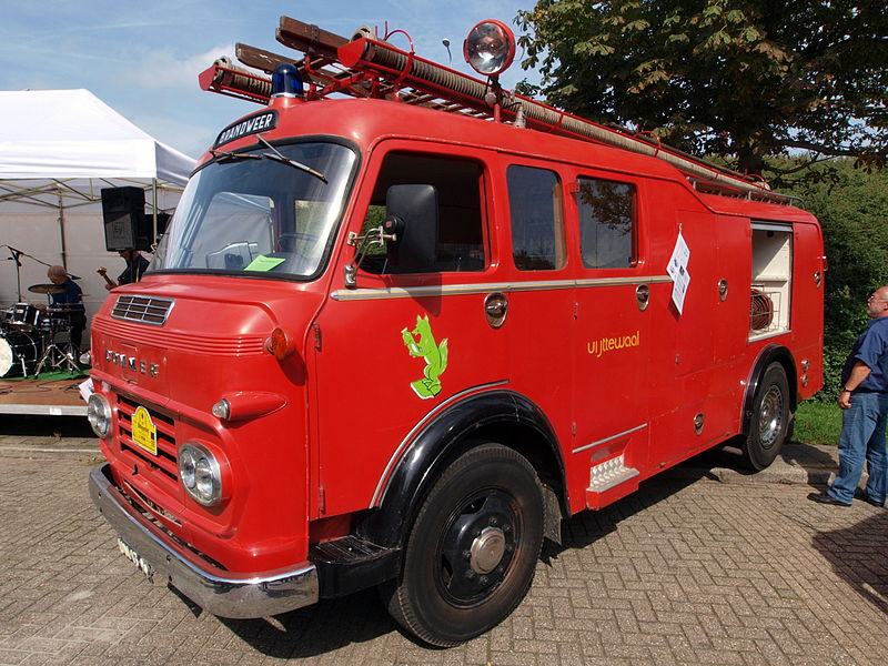 File:1964 Commer CAH741 pic3.JPG