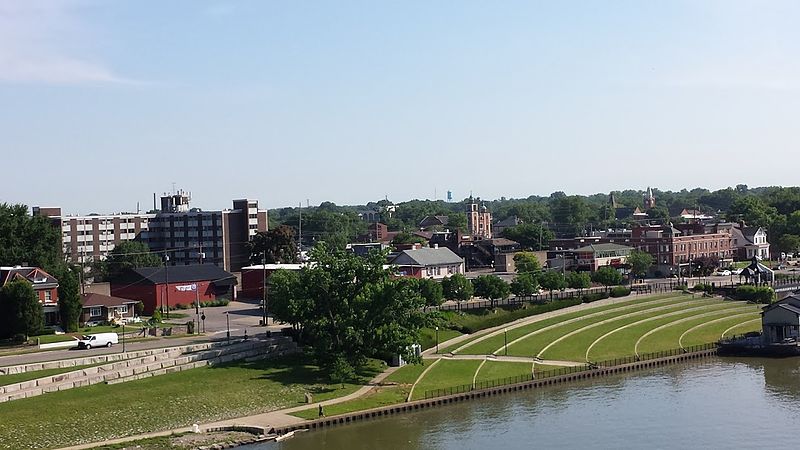 Ficheiro:2016WIKI DowntownJeffersonville June13.jpg