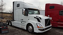 2016 Volvo VNL670 (first facelift) 2016 Volvo VNL 670.jpg