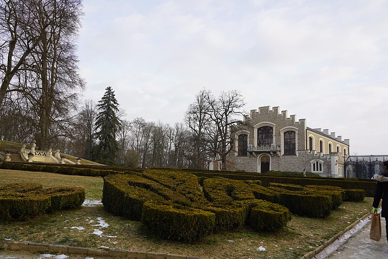 File:20190201 HlubokaCastle 1974 (47379443072).jpg