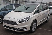 2019 Ford S-Max Vignale Front.jpg