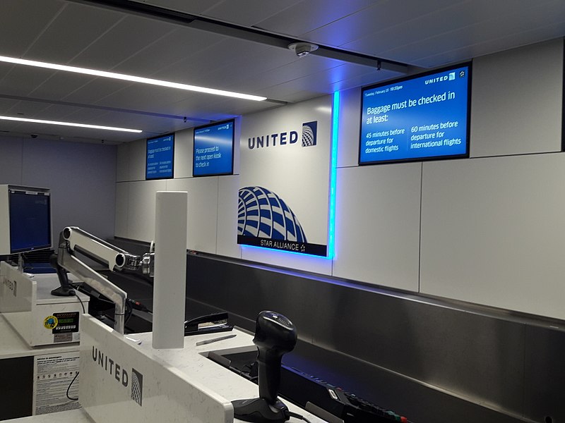 File:A United counter in Terminal 7 of LAX.jpg