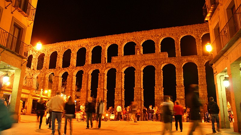 File:Acueducto de Segovia 41.JPG