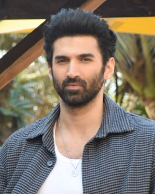 <span class="mw-page-title-main">Aditya Roy Kapur</span> Indian actor (born 1985)