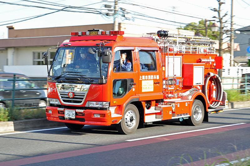 File:Ageo fire engines.JPG