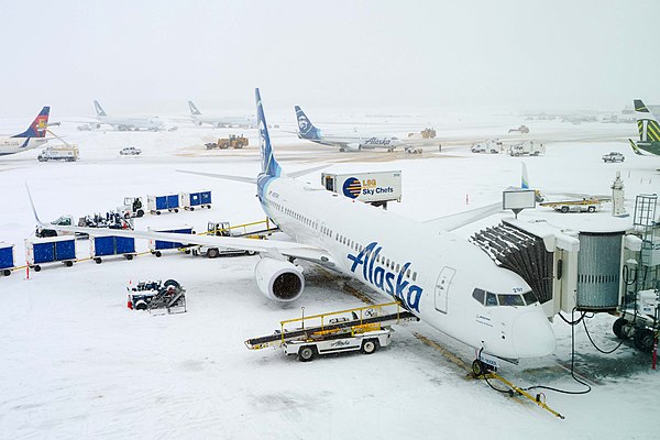 Alaska Airlines 737-900ER at the airport