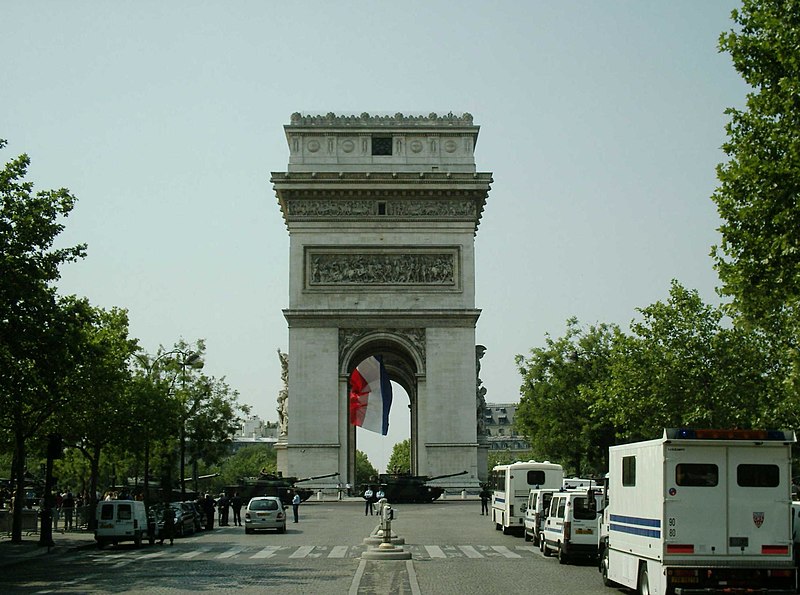 File:Arc de Triomphe le 14 juillet 2006.jpg