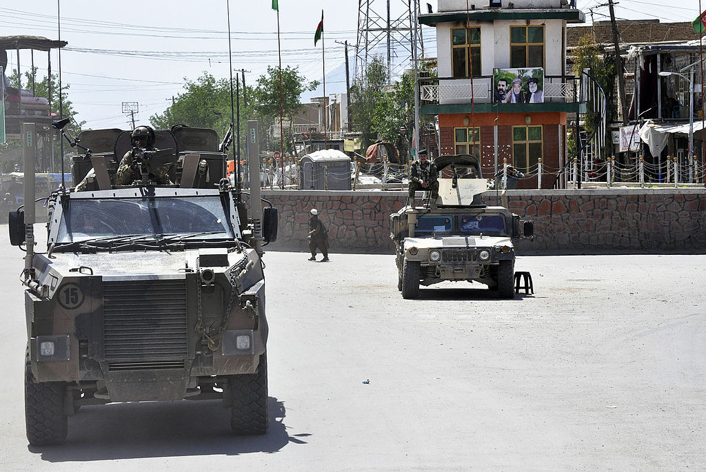 1024px-Australia%E2%80%99s_Special_Operations_Task_Group_mentors_Provincial_Response_Company_%E2%80%93_Uruzgan_130427-A-FS372-078.jpg