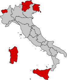 The 5 autonomous regions in red and the 15 ordinary regions in gray. Autonomous Regions of Italy.svg