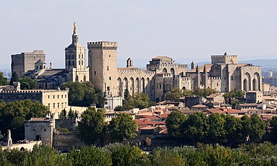 Le palais des Papes à Avignon depuis la tour Philippe le Bel