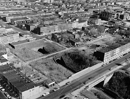 B&P Tunnel West 1977